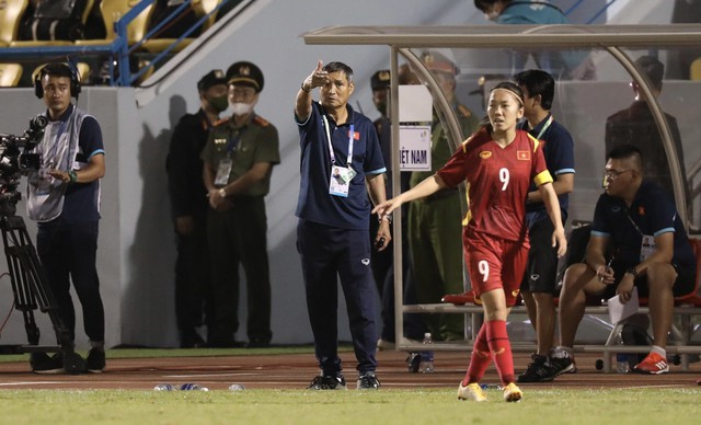 HLV Mai Đức Chung cống hiến cho bóng đá Việt Nam: 72 tuổi vẫn miệt mài với SEA Games và World Cup - Ảnh 4.