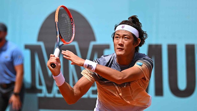 Tay vợt cao 1m93 làm nên lịch sử cho quần vợt Trung Quốc 