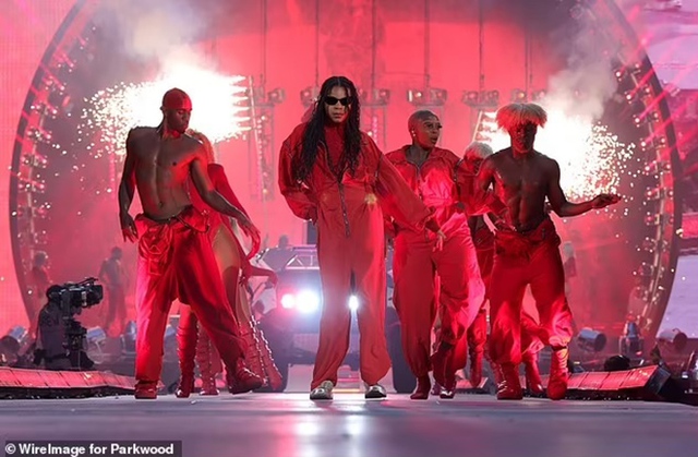 Beyonce không tiếc tiền may những bộ trang phục phức tạp trong tour 'Renaissance' - Ảnh 3.
