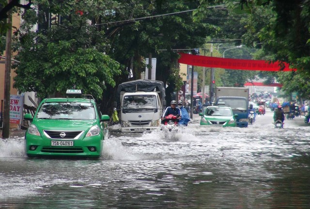 Bắc Bộ mưa rào và dông, đề phòng lốc, sét - Ảnh 2.