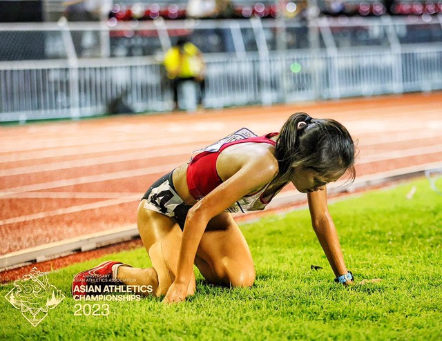 Nữ VĐV Việt Nam chạy 10.000m, nôn khan khi về đích ở giải châu Á, triệu ...