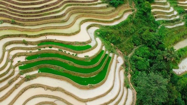 Ngắm Hà Giang mùa nước đổ muộn