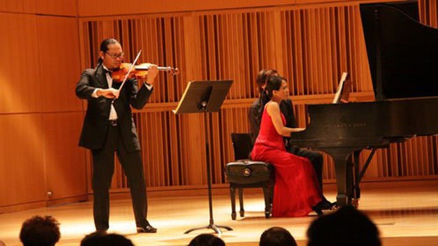 Nghệ sĩ Piano người Mỹ gốc Việt giành giải vàng Giải thưởng âm nhạc toàn cầu