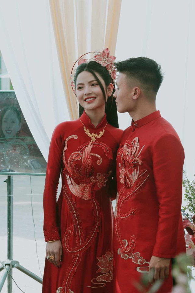Quang Hải và Chu Thanh Huyền 'khóa môi' cực tình trong bộ ảnh cưới - Ảnh 9.