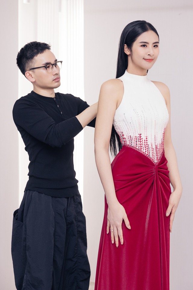 Mai Ngọc làm MC cho show thời trang của NTK Hà Duy - Ảnh 3.