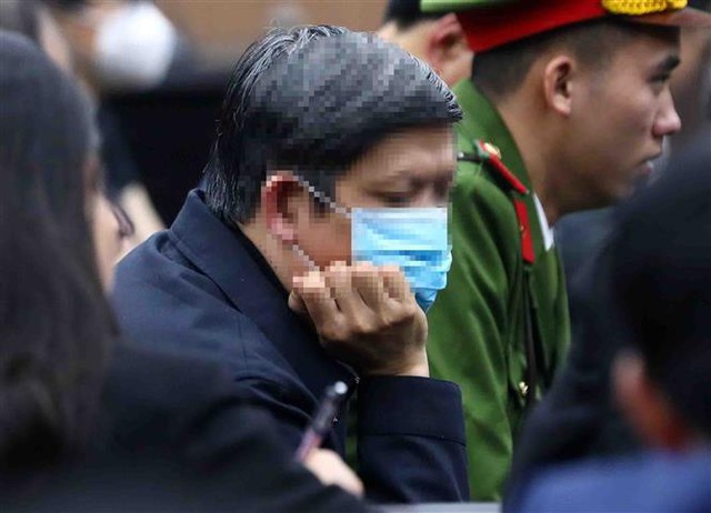 Vụ Việt Á: Cựu Bộ trưởng Bộ Y tế bị phạt 18 năm tù - Ảnh 2.