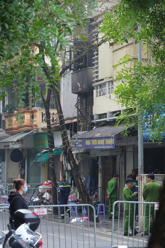 Vụ cháy tại phố Hàng Lược, Hà Nội: Chủ tịch UBND thành phố chỉ đạo khẩn trương khắc phục hậu quả - Ảnh 2.