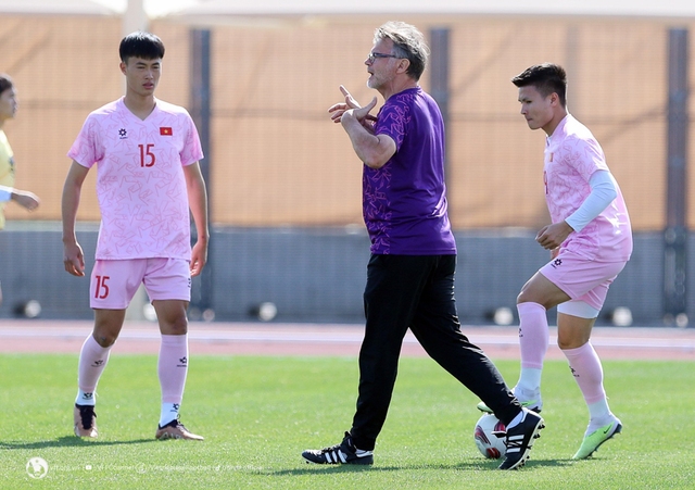 Asian Cup 2023, Đội tuyển Việt Nam trước trận gặp Indonesia: Phóng khoáng nhưng vẫn phải chặt chẽ - Ảnh 1.