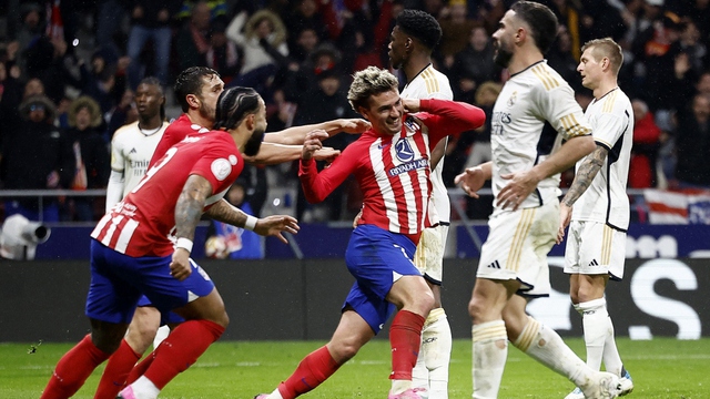 Cúp Nhà vua: Real dừng bước sau màn rượt đuổi Atletico, Barca thắng nhọc đối thủ tí hon