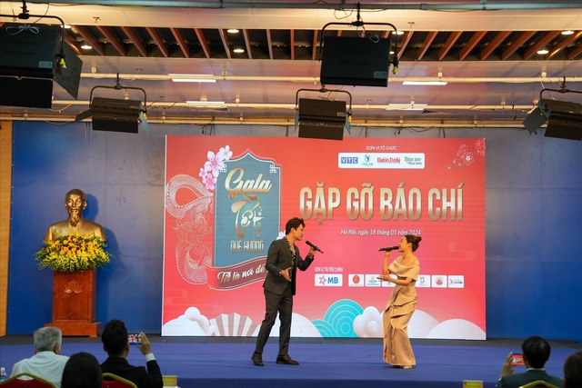 Nghệ sĩ Xuân Hinh không 'tấu hài', tập trung làm ca sĩ trong 'Gala Tết Quê hương 2024' - Ảnh 1.
