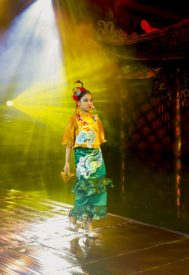 NTK Phạm Trần Thu Hằng giới thiệu show diễn kết hợp thời trang và nghệ thuật múa rối - Ảnh 8.
