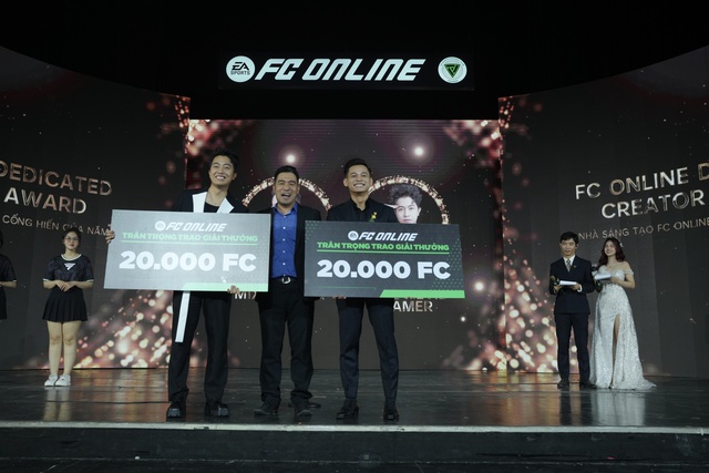 Con trai huyền thoại bóng đá Nam Định giành cú đúp giải thưởng lớn  - Ảnh 3.