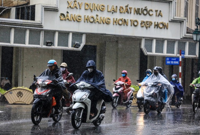 Thủ đô Hà Nội có mưa, nhiệt độ thấp nhất từ 11 đến 13 độ C - Ảnh 1.