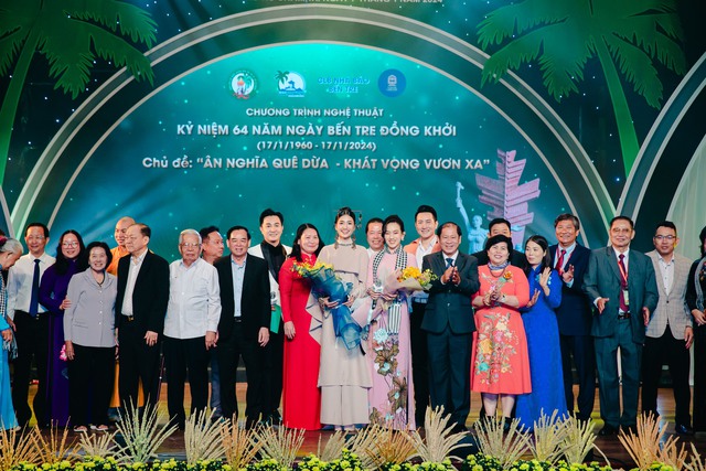 Hoa hậu Nguyễn Thanh Hà tiết lộ kế hoạch sang Mỹ và những dự án cộng đồng - Ảnh 1.