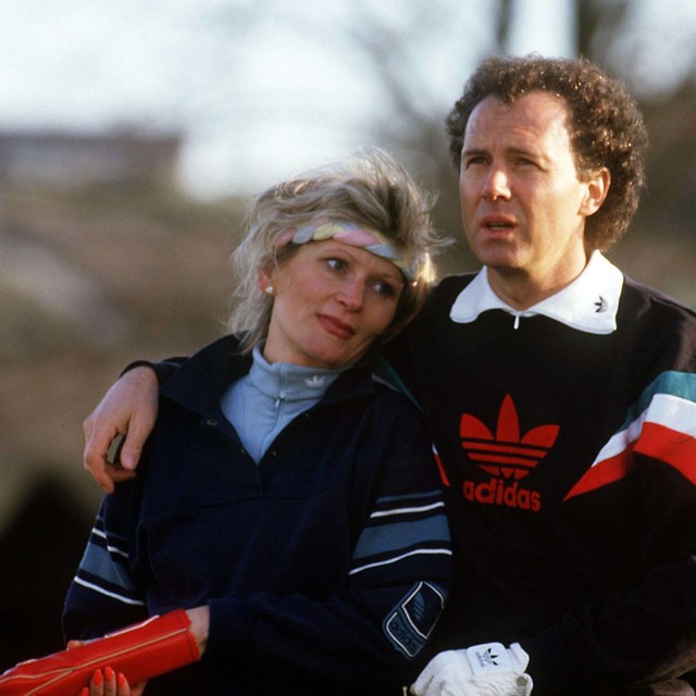 Ba cuộc hôn nhân với ba cô thư ký và điều Franz Beckenbauer hối tiếc nhất cuộc đời - Ảnh 3.