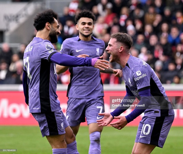 Salah trở lại bùng nổ, Liverpool vẫn phải 'trả giá đắt' cho chiến thắng ở Ngoại hạng Anh - Ảnh 2.