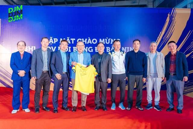 HLV Park Hang Seo ký hợp đồng với CLB Bắc Ninh, lộ điều khoản có thể dẫn dắt ĐTQG - Ảnh 3.