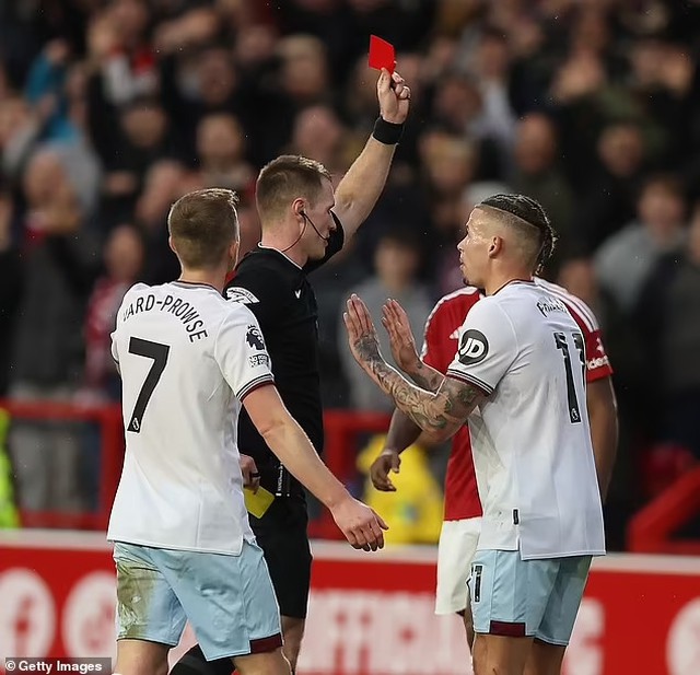 Pep Guardiola xin lỗi Kalvin Phillips vì đã công khai chỉ trích anh thừa cân - Ảnh 5.