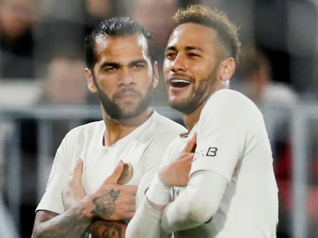 Dani Alves lĩnh án 4 năm rưỡi tù giam, được giảm nhẹ nhờ hành động của Neymar - Ảnh 2.