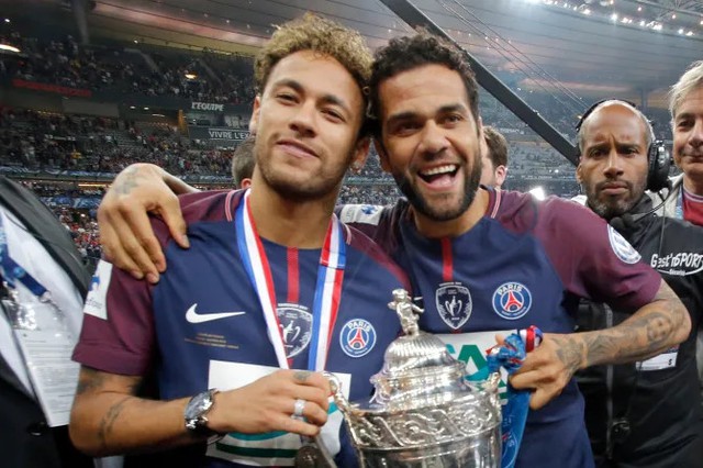 Dani Alves: từ huyền thoại Brazil, liên tiếp vô địch cùng Barcelona đến án tù 4 năm vì tội hiếp dâm - Ảnh 5.