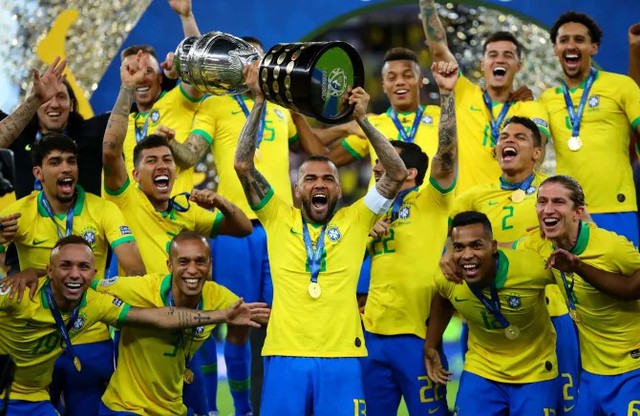 Dani Alves: từ huyền thoại Brazil, liên tiếp vô địch cùng Barcelona đến án tù 4 năm vì tội hiếp dâm - Ảnh 6.