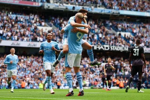 Cơn đau đầu của Pep Guardiola - Ảnh 1.