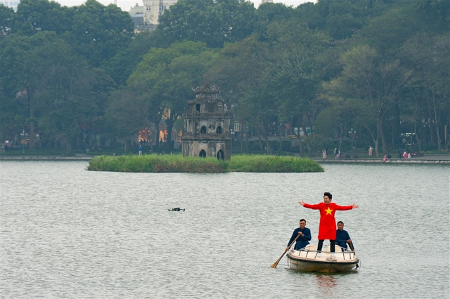 Ca sĩ Tùng Dương: 'Tôi hát ngợi ca sự vươn lên của con người' - Ảnh 5.