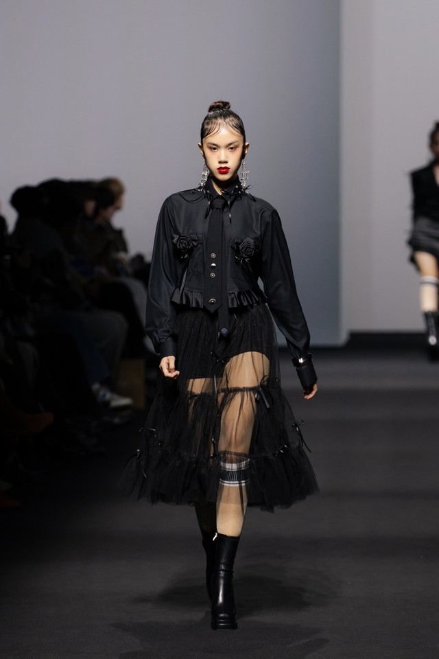 Almira Bảo Hà, Kelly Ngọc Anh thần thái trên sàn diễn Seoul Fashion Week - Ảnh 5.