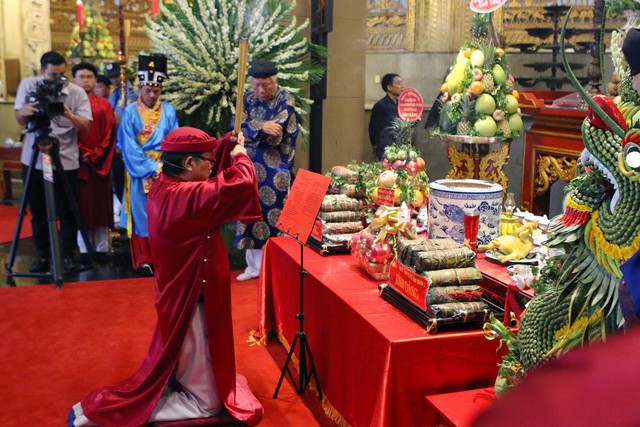 Thành phố Hồ Chí Minh dâng cúng bánh tét Quốc tổ Hùng Vương dịp Tết nguyên đán - Ảnh 5.