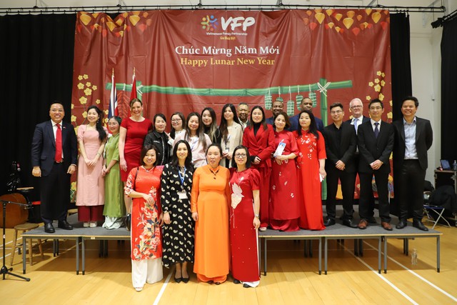 Lễ hội Tết Giáp Thìn của cộng đồng người Việt Nam tại Vương quốc Anh - Ảnh 1.
