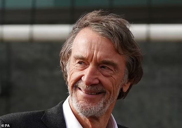 Sir Jim Ratcliffe muốn Old Trafford trở thành 'Wembley của phía Bắc' - Ảnh 4.