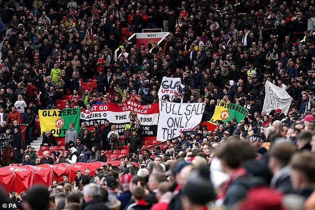 Sir Jim Ratcliffe muốn Old Trafford trở thành 'Wembley của phía Bắc' - Ảnh 6.