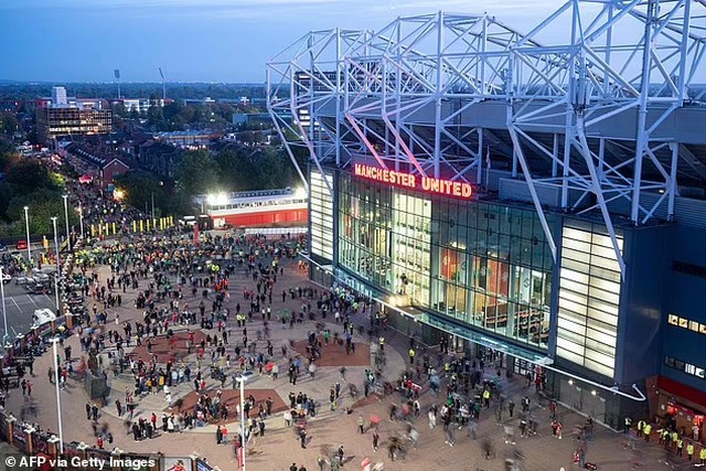 Sir Jim Ratcliffe muốn Old Trafford trở thành 'Wembley của phía Bắc' - Ảnh 7.