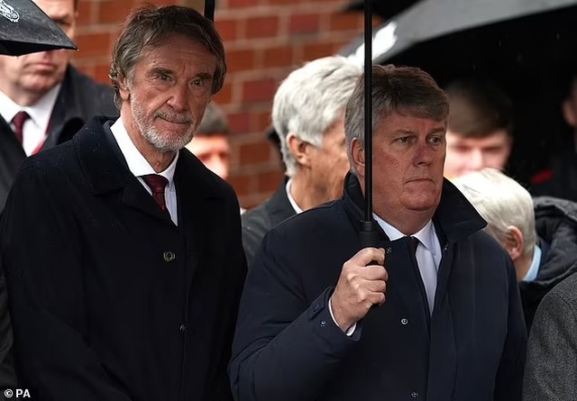 Sir Jim Ratcliffe muốn Old Trafford trở thành 'Wembley của phía Bắc' - Ảnh 8.