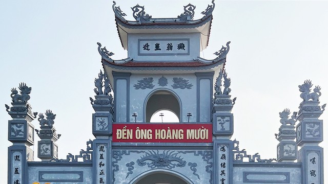 Tạm đình chỉ công việc 2 người nghi "biển thủ" tiền công đức ở đền Ông Hoàng Mười