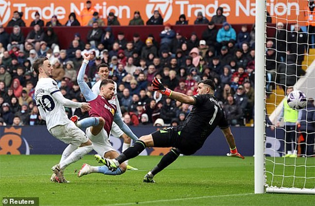 Son Heung Min rực sáng, Tottenham bắn sập Villa Park, bỏ xa MU trong cuộc đua Top 4 - Ảnh 2.