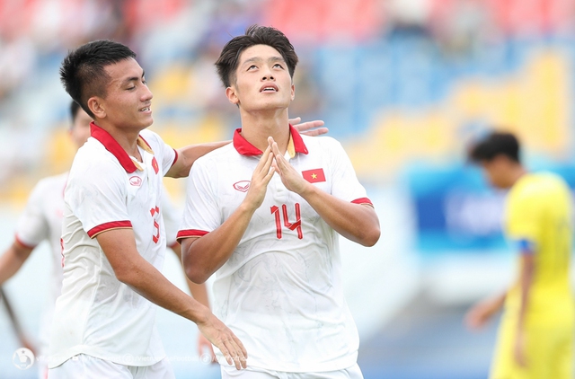 Song hành cùng đội tuyển quốc gia, đội U23 Việt Nam tập trung với 24 cầu thủ - Ảnh 2.
