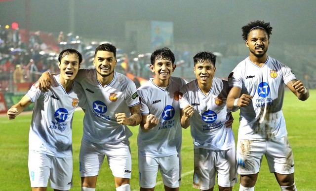 Đội bóng V-League vừa chiêu mộ Tuấn Anh bị VFF công bố 2 án phạt liên tiếp - Ảnh 2.