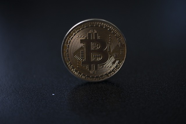 Bitcoin vượt mốc 72.000 USD, tiếp tục lập kỷ lục mới - Ảnh 1.