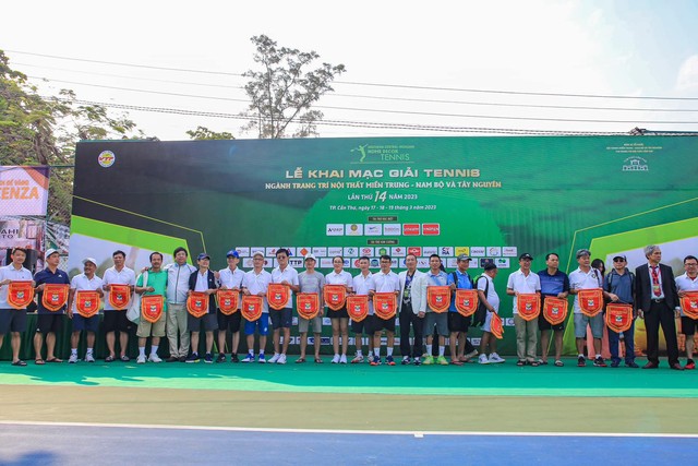 Gần 300 tay vợt tranh tài giải tennis ngành TTNT miền Trung Nam Bộ và Tây Nguyên lần thứ 15 - Ảnh 2.