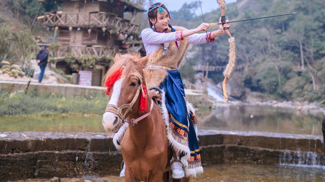 ‘Kiều nữ 10X Mông Cổ’ giỏi cưỡi ngựa, bắn cung, là tài năng trẻ triển vọng hàng đầu của bóng chuyền nữ Việt Nam