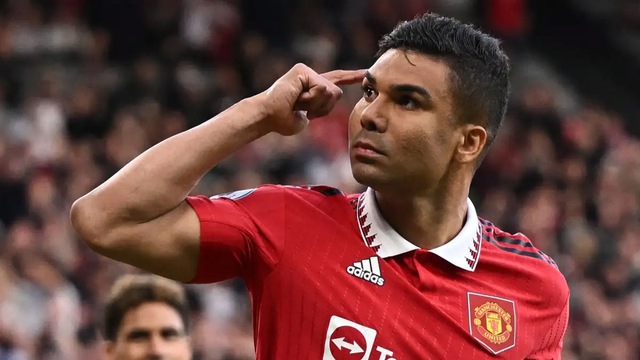 Đại chiến MU vs Liverpool: Sự tương phản đáng kinh ngạc giữa Casemiro và Wataru Endo - Ảnh 3.