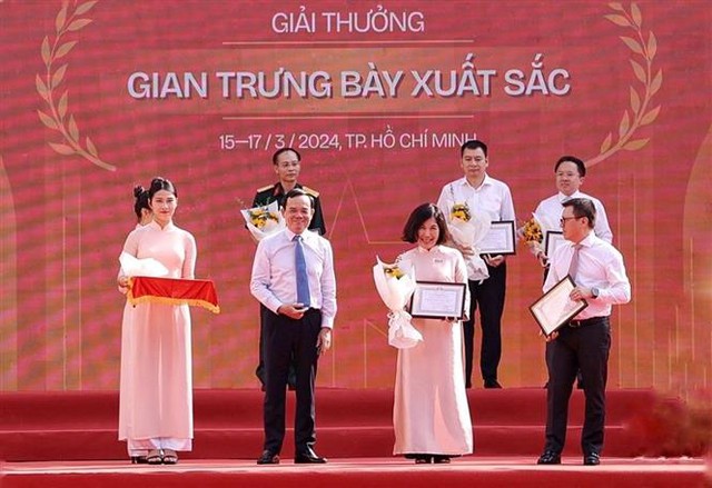 Bế mạc Hội Báo toàn quốc năm 2024: TTXVN đoạt giải A hạng mục Gian trưng bày xuất sắc - Ảnh 4.