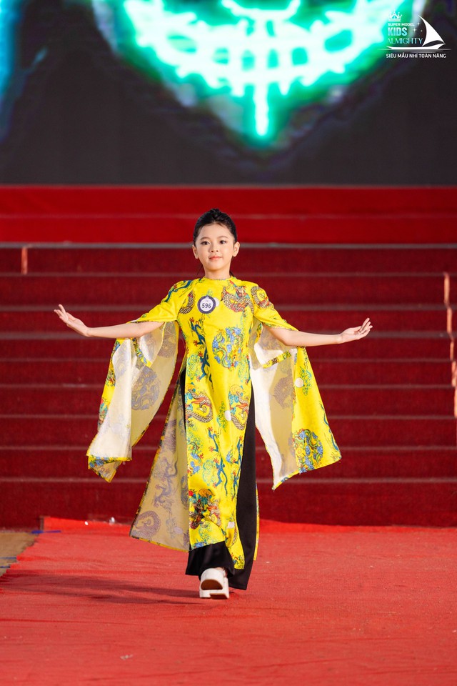 Á hậu Hương Ly làm giám khảo cuộc thi Siêu mẫu nhí toàn năng 2024 - Ảnh 2.