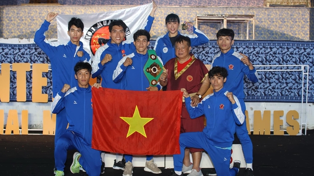 Nguyễn Trần Duy Nhất thắng áp đảo ở Thái Lan để giành đai vô địch đầu năm 2024, nhận mưa lời khen của CĐV