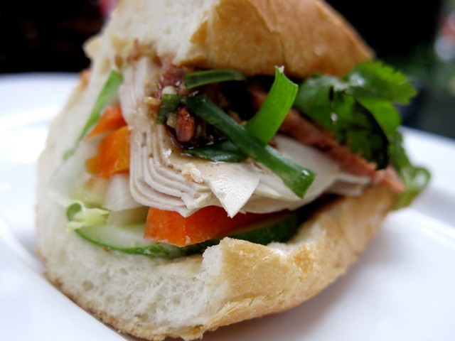 Bánh mì Việt Nam được vinh danh 'ngon nhất thế giới' - Ảnh 2.