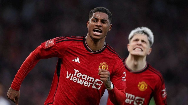 Marcus Rashford đã không dễ dàng sụp đổ ở MU