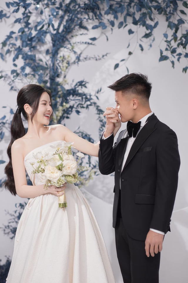Quang Hải và Chu Thanh Huyền 'khóa môi' cực tình trong bộ ảnh cưới - Ảnh 8.
