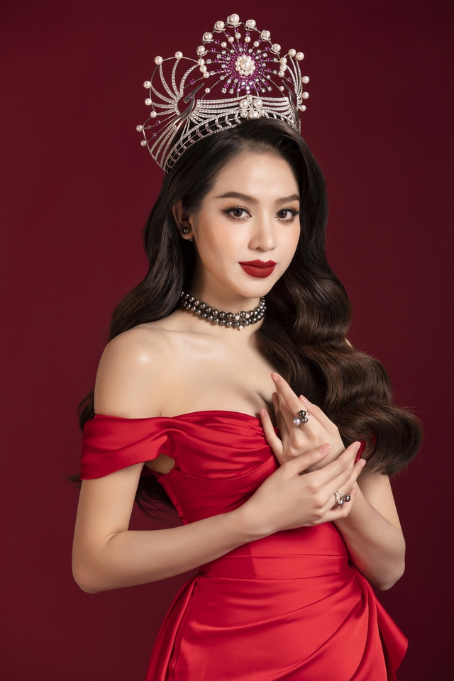 Hoa hậu Huỳnh Thị Thanh Thủy, Huỳnh Trần Ý Nhi dự thi quốc tế - Ảnh 1.