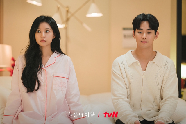 Tập 6 'Queen Of Tears': Kim Soo Hyun và Kim Ji Won tận hưởng tuần trăng mật thứ hai - Ảnh 9.